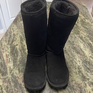 Black BearPaw women’s boots. Size 7. Good condition. Barely worn!